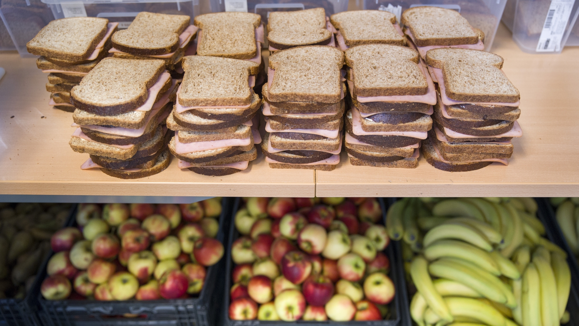 Boterhammen en fruit Arie Kievit akbrood op school 15