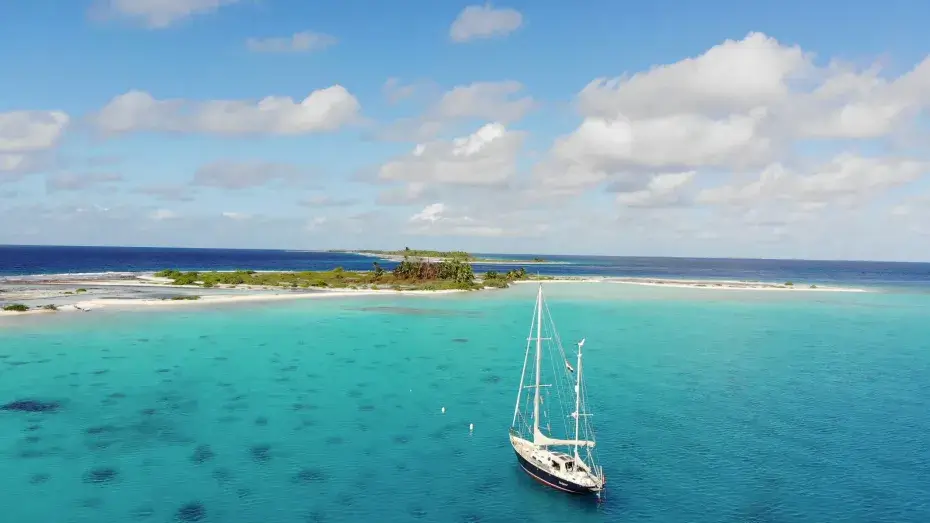Voor anker bij The Atoll Tahanea French Polynesia